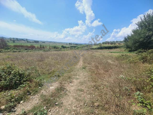 &nbsp;Toke per shitje&nbsp;me siperfaqe totale 6,160 m2, e pozicionuar ne nje nga zonat me potencial